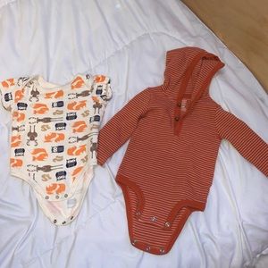 Set of onesies